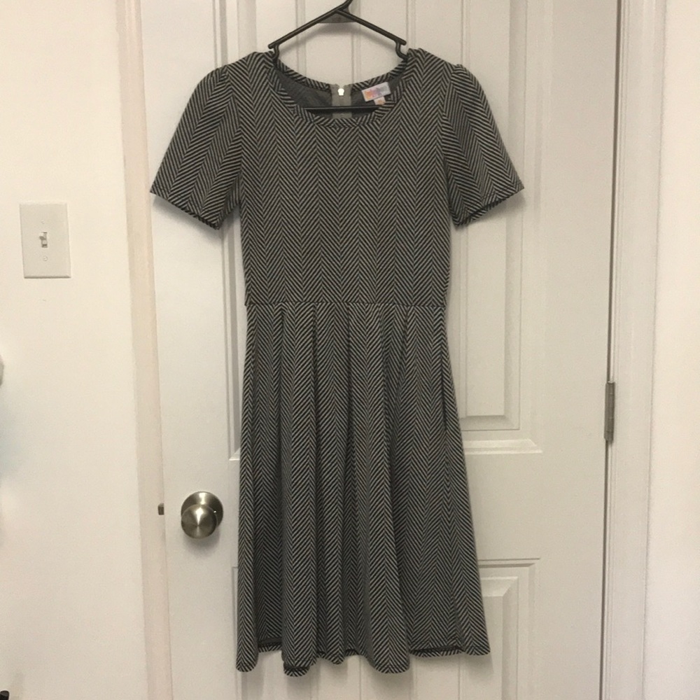 Lularoe Amelia XS grey and black chevron pattern